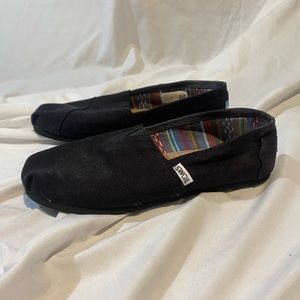 Black Toms Classic canvas shoe